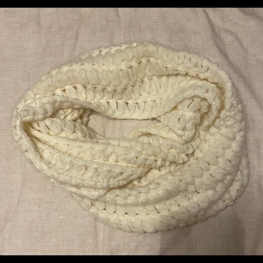 Woven cream scarf